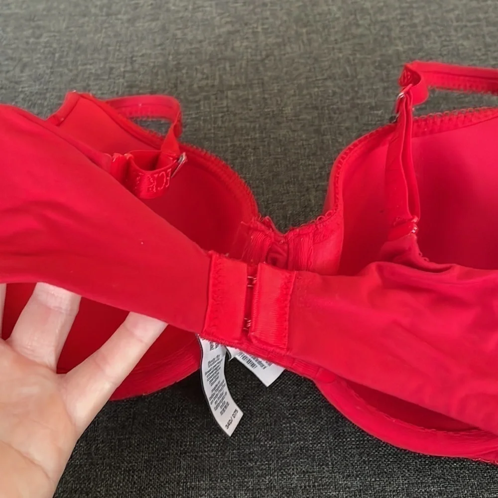 Victoria’s Secret sz 34 D lined perfect coverage red lace bra underwire WL71